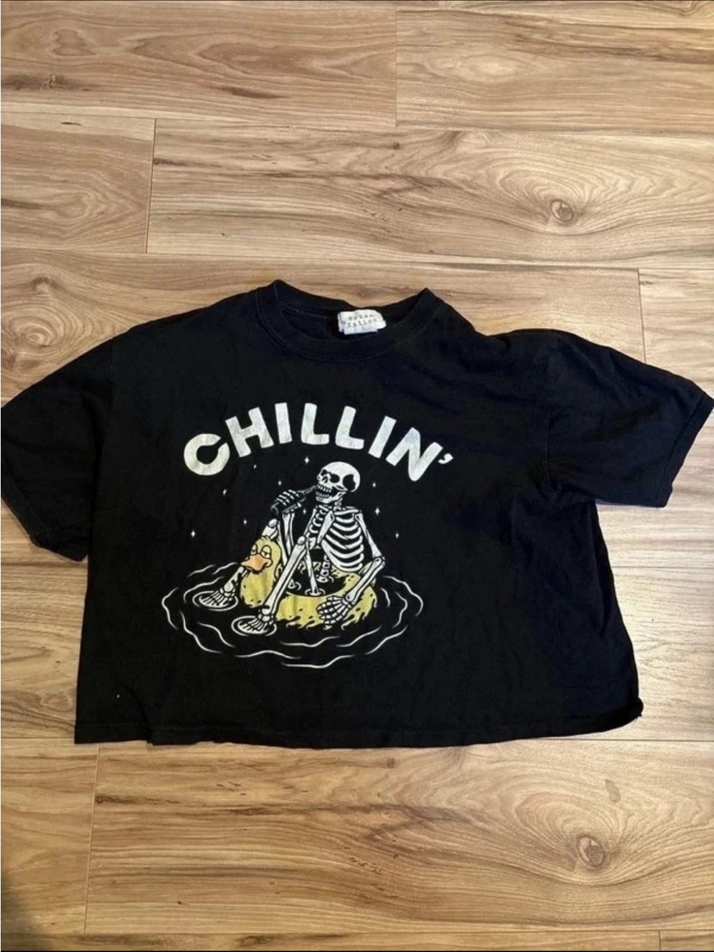 Black 'Chillin'' Graphic Crop Top - Women's Casual Tee